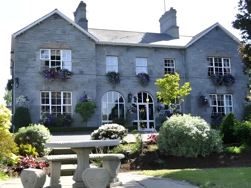 Highfield House Guesthouse - Image 1