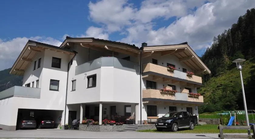 Gästehaus Holaus - Image 1