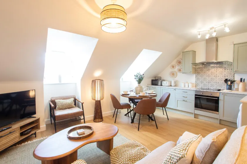 11 Crucible House | 2-Bed Apartment - Image 1