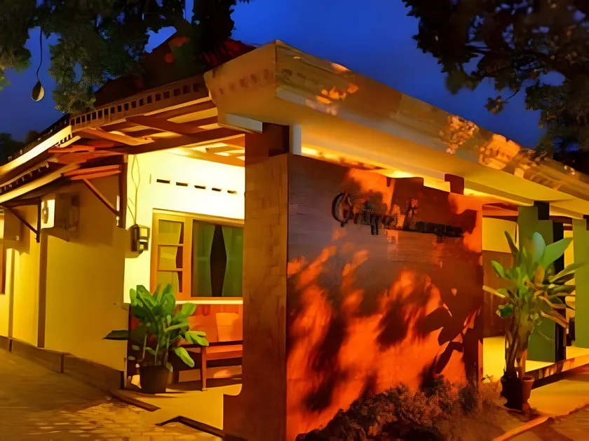 Griya Langen Guesthouse - Image 1