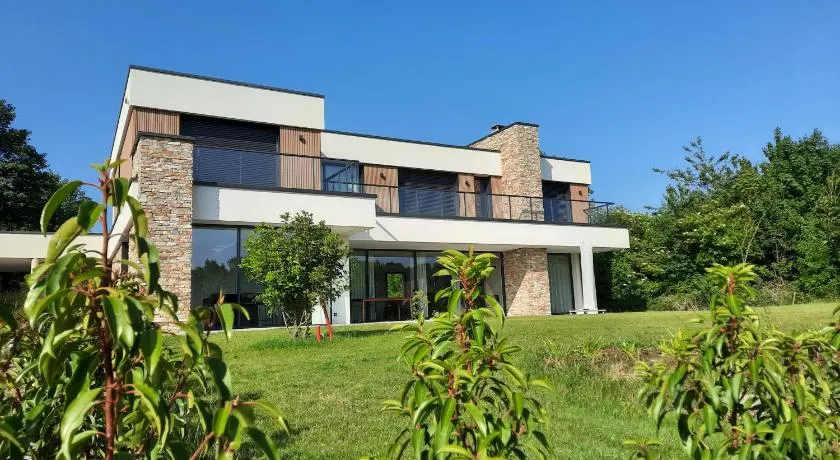 Au Bon Cap - Image 1