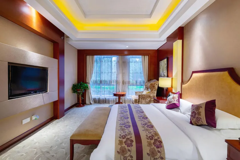 Tieshan Hotel - Image 1