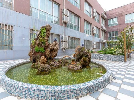 YUNXIYUE HOTEL - Image 1