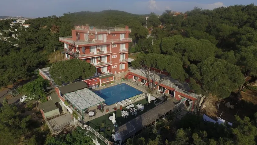 Tunc Hotel - Image 1