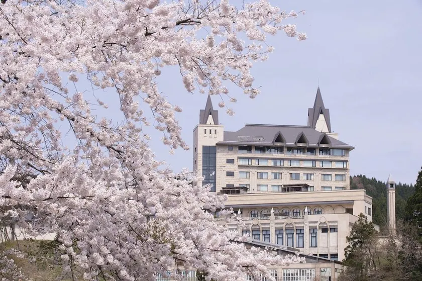 Royal Tainai Park Hotel - Image 1