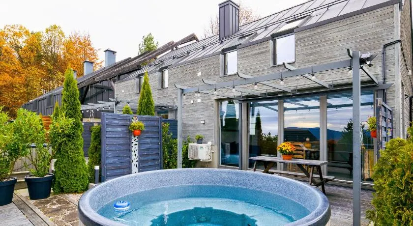 Słoneczny Chełm - Apartamenty w górach, Prywatna sauna jacuzzi balia w cenie, Spa, Grill, Stok narciarski Myślenice, Ścieżki rowerowe, Rzeka Raba, Widok na Tatry - Image 1