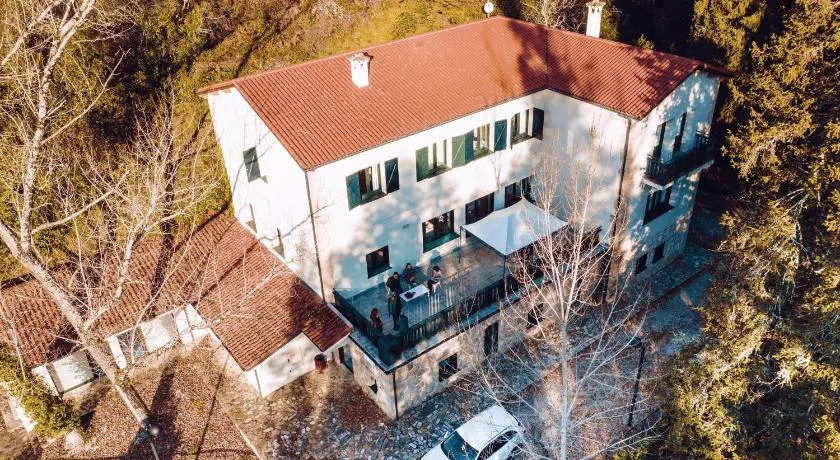 Peares Center Chalet - Image 1