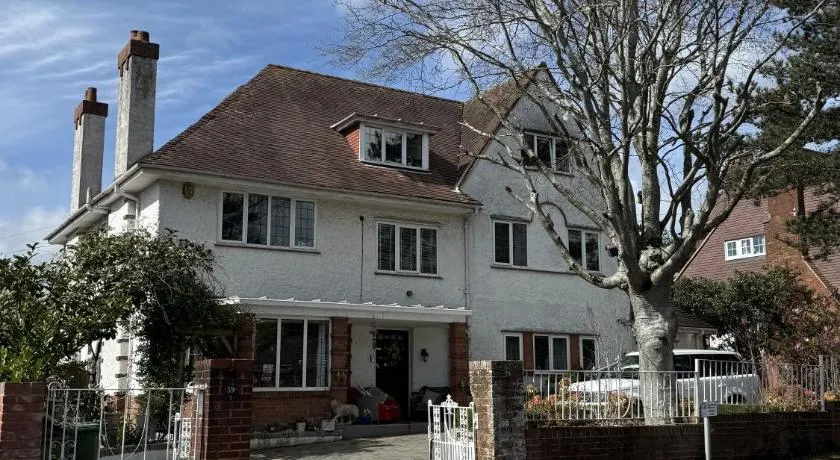 West ave exeter - Image 1