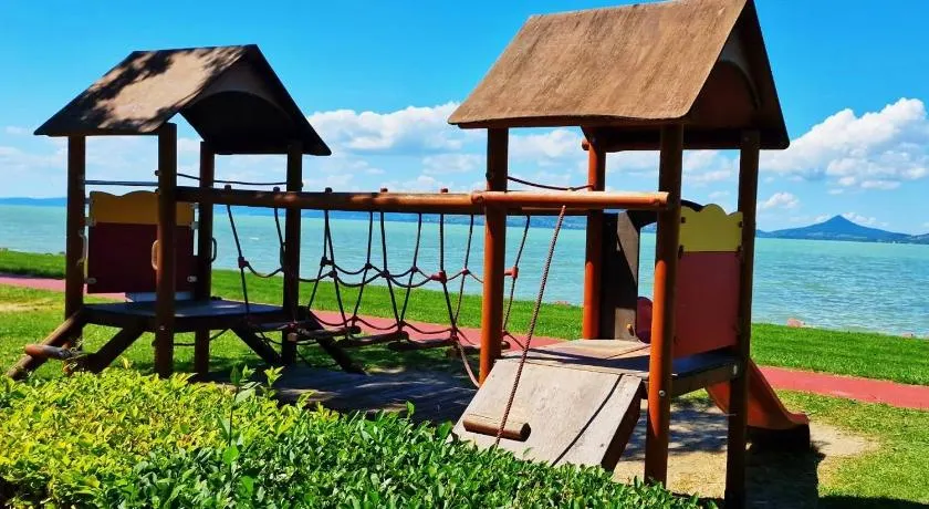 Árpád Beach House - Image 1