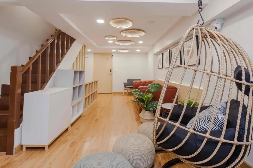 Sarnn Sukhumvit 28 Doubles room Near Bts phomphong - Image 1