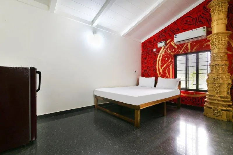 SPOT ON 48430 Hotel Lavish - Image 1