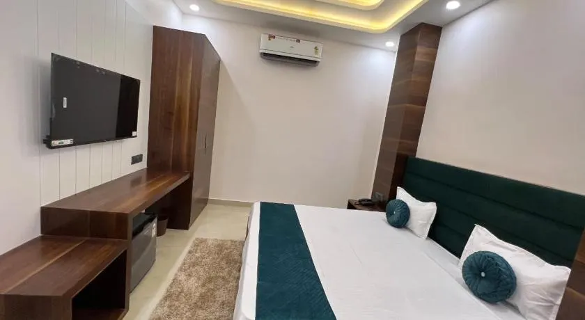 Hotel Bliss Inn & Terrace - Image 1