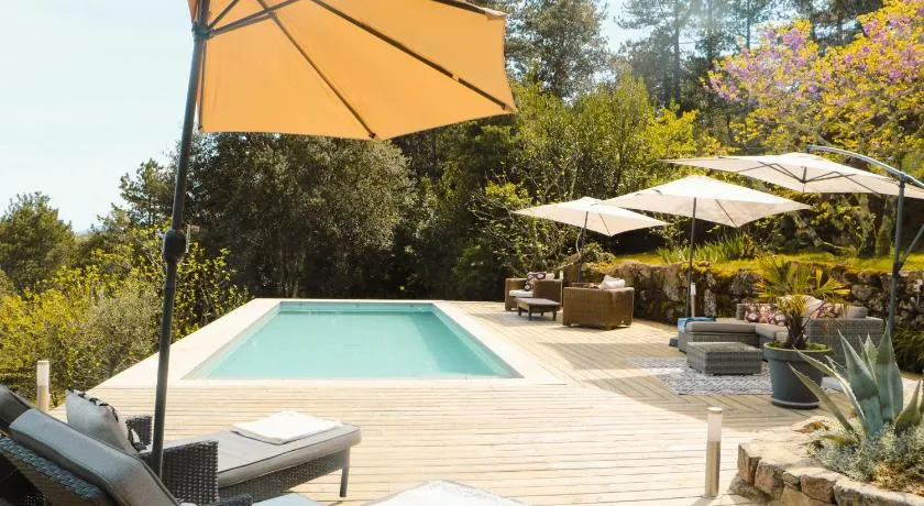 Idyllic French farmhouse - Image 1