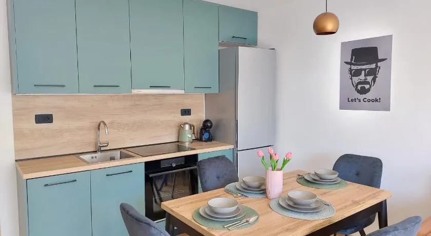 Comfort 2 bedroom apartment 10min walk from center and beach - Image 1