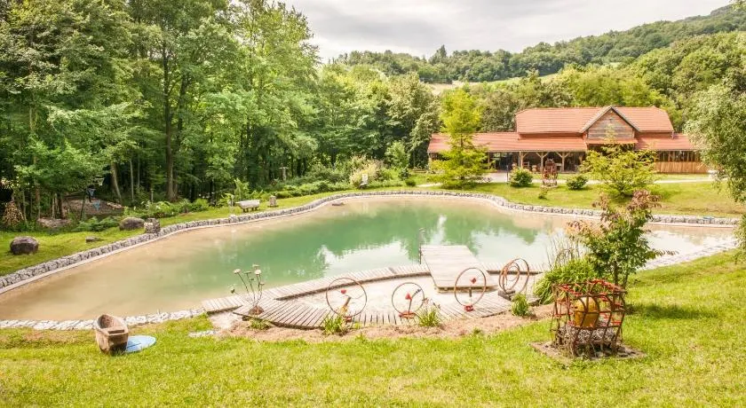 Country house with a pool in Medvednica Nature Park - Image 1