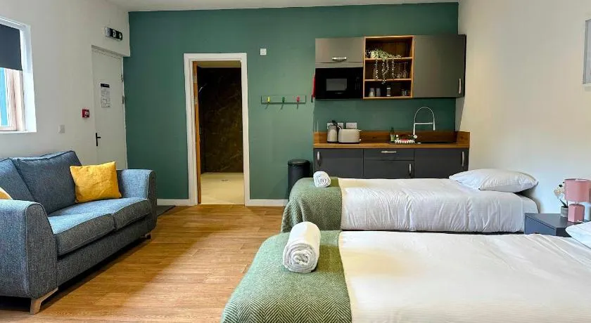 Modern Accessible Apartment with Interconnecting Room - Image 1