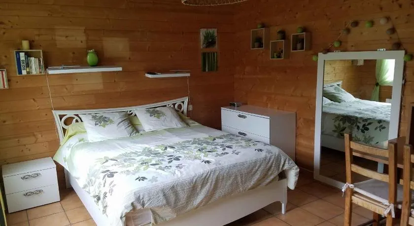 Yvrac chambre d'hôtes indépendante - Image 1