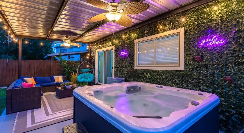 Hot-tub, GameRoom & BBQ by Lackland - SeaWorld - Image 1