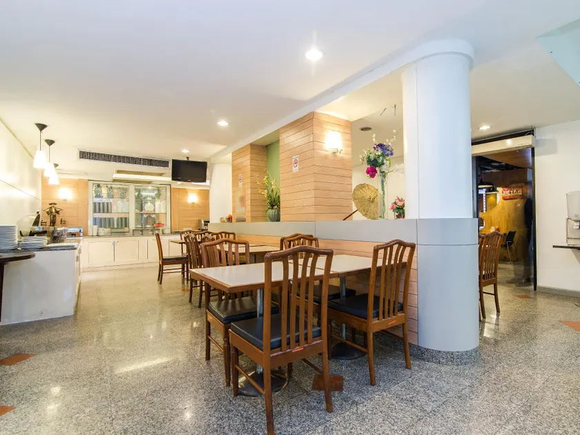 Ten Stars Hotel - Image 1