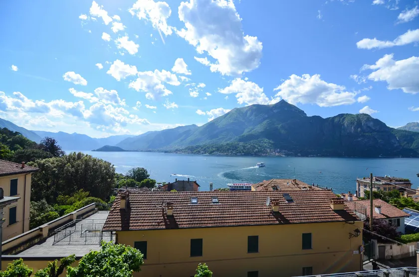 MONOLOCALE APARTMENT WITH LAKE VIEW - Image 1