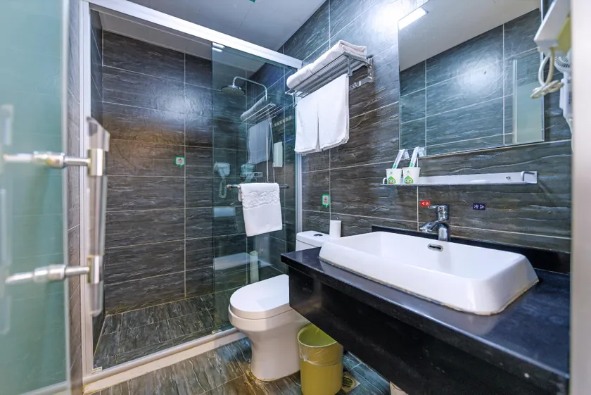 Hi Inn Shanghai Jiading New Town Hotel - Image 1