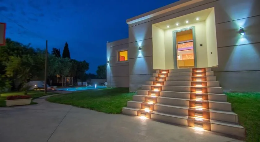 Zante Lagos holiday homes Treehouse and Villa - Image 1