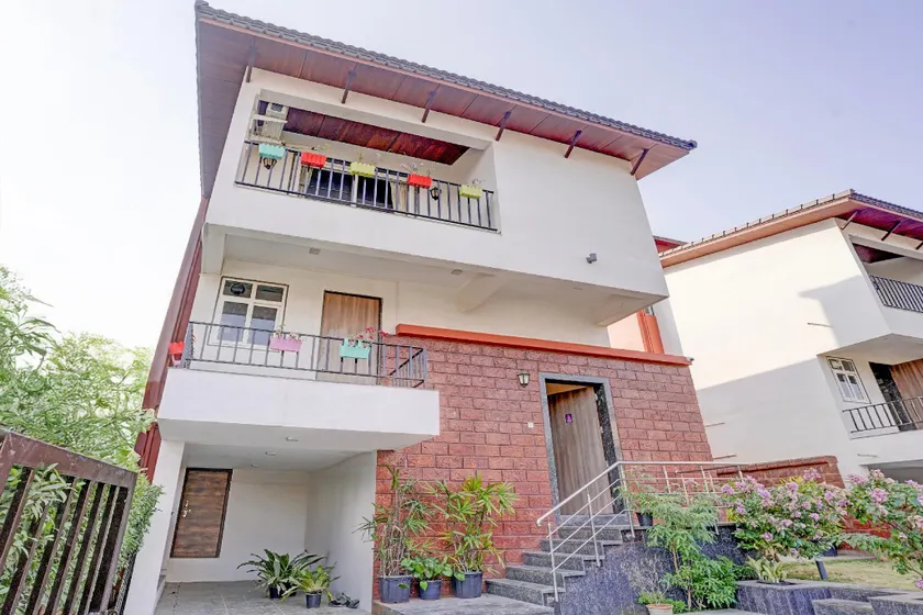 Aamy Villa | 3-BHK | Pvt Pool | Garden | Balconies - Image 1