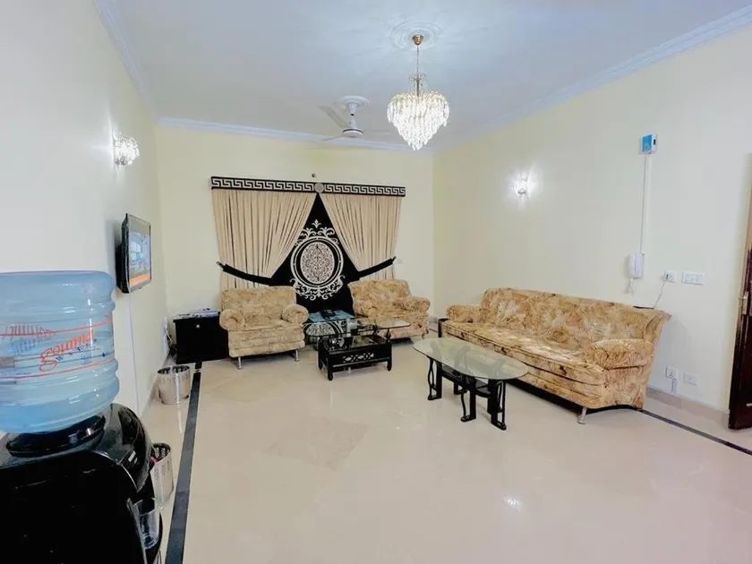 Step Inn Guest House - Image 1