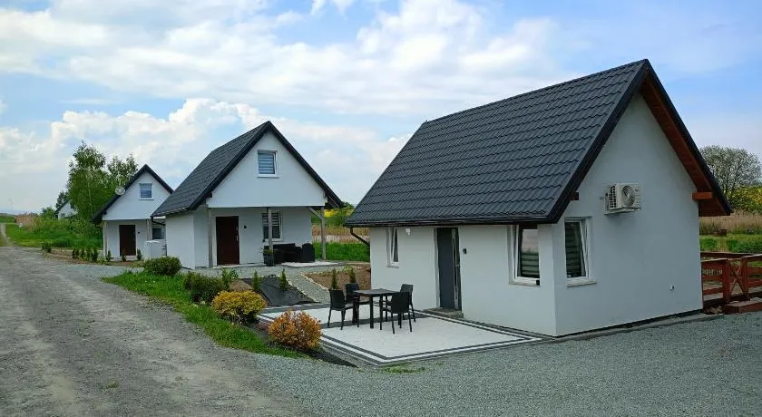 Domki Brzezówka nad stawami - Image 1