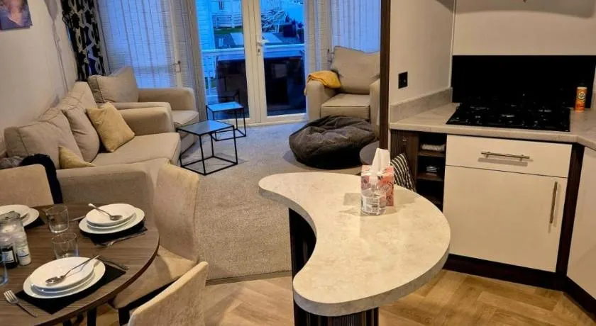 Sirrah Villa - Whitstable, Family & Pet friendly - Image 1