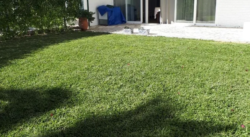 1 de 17 CASA CON JARDÍN PRIVADO A 200m DE LA PLAYA. - Image 1