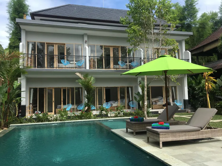 Recep Bungalow - Image 1