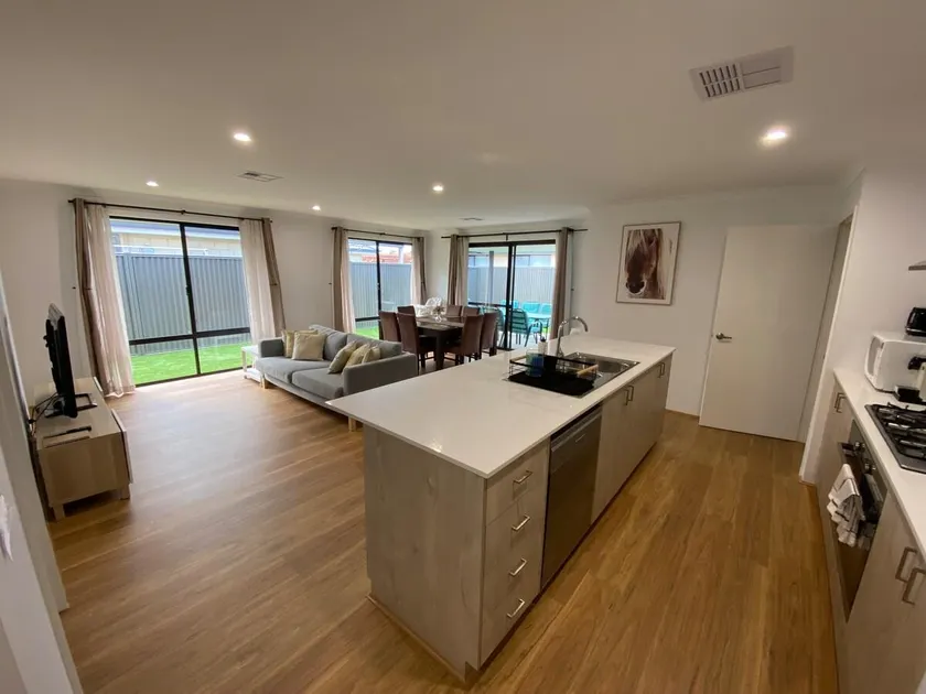 FIVE bedroom accessible Home with space for all! - Image 1