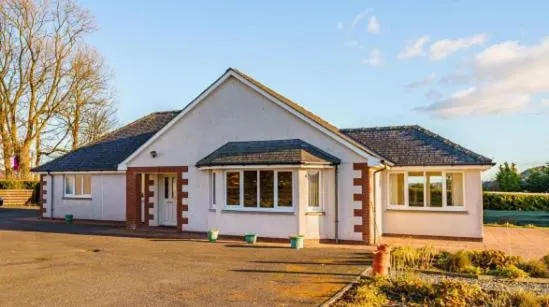 Rural luxury bungalow - Image 1