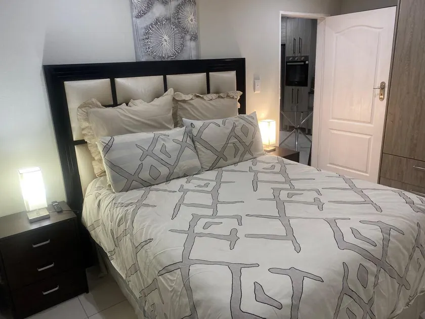 One Bedroom Luxury Apartment - Image 1