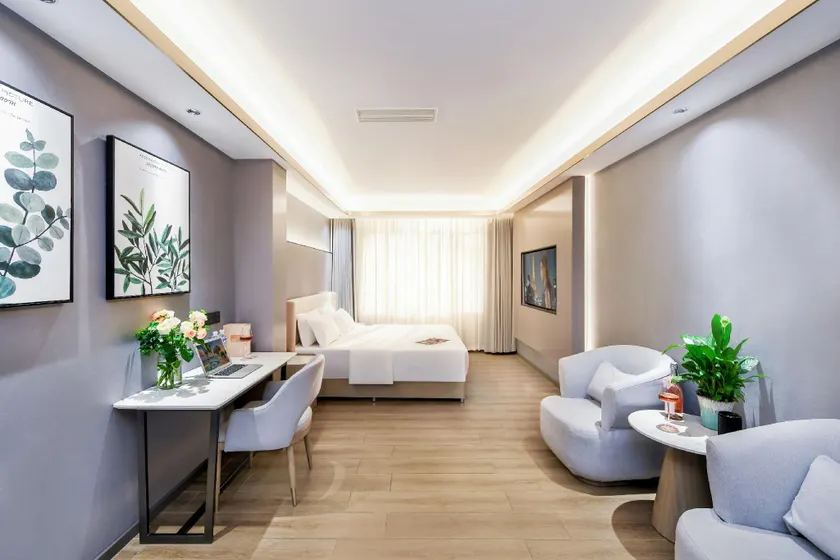 Yaxuan Smart Hotel - Image 1