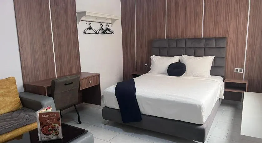 Appart Hotel Monaco - Image 1