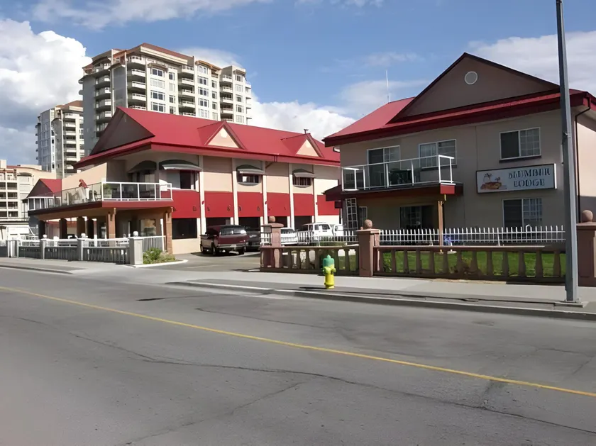 SlumberLodge Hotel - Image 1
