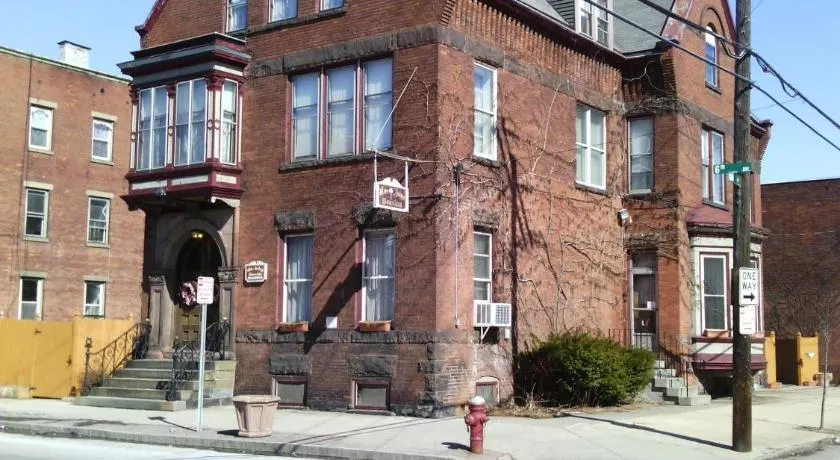Olde Judge Mansion B&B - Image 1