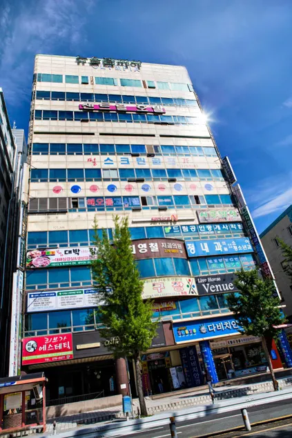 Central Hotel - Image 1