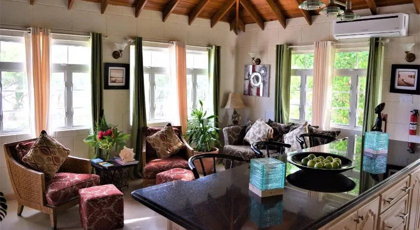 Coconut Walk Beach Apartment - Image 1