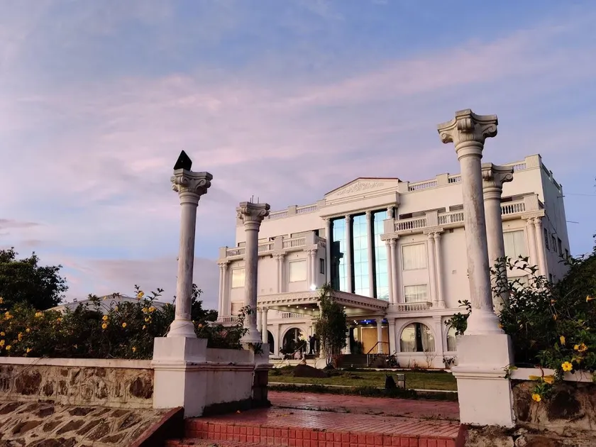 Hotel the park mudhol - Image 1