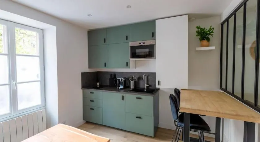 Appartement contemporain rénové à Paris 14ème - Image 1