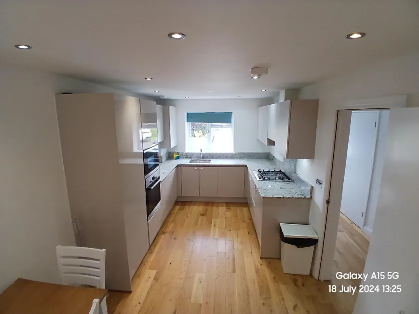 Hornchurch House - Jackson Close - Image 1