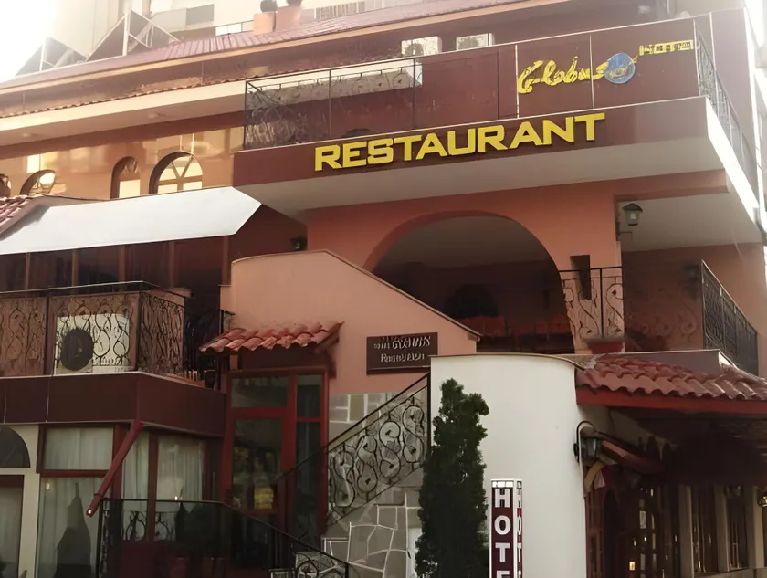 Globus Hotel - Image 1