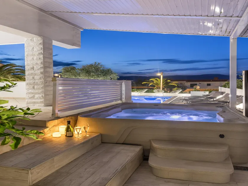 Apartment in Slatine with Terrace - Image 1