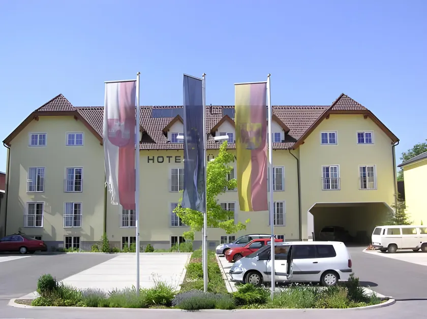 Hotel Restaurant Müllner - Image 1