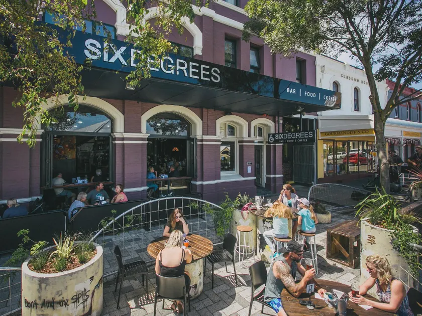 Six Degrees Boutique Hotel - Image 1