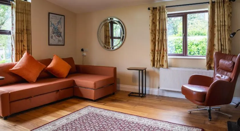 Stylish Chalet Oranmore Galway Sleeps 5 - Image 1