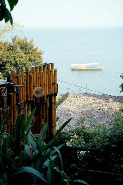 Nomia Garden Retreats - Khu nghỉ dưỡng hồ Trị An - Image 1